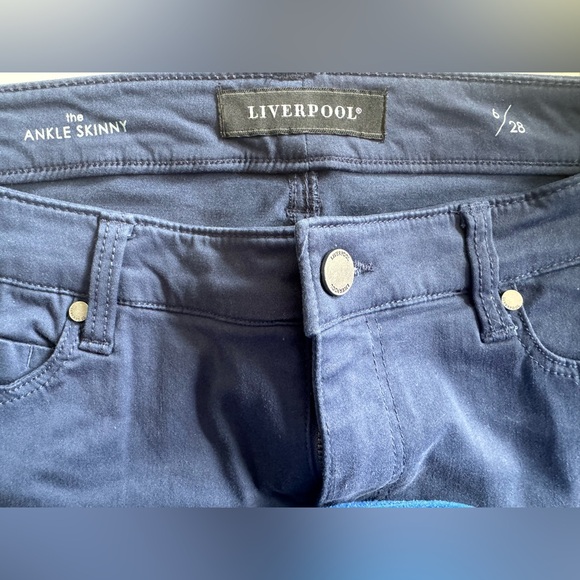 Liverpool Women’s The Skinny Ankle Pant. like New. Size 6/28. Navy Blue - Picture 4 of 4